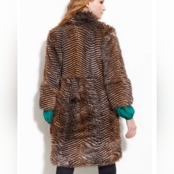 Willow & Clay Faux Fur jacket size medium - Picture 16 of 16